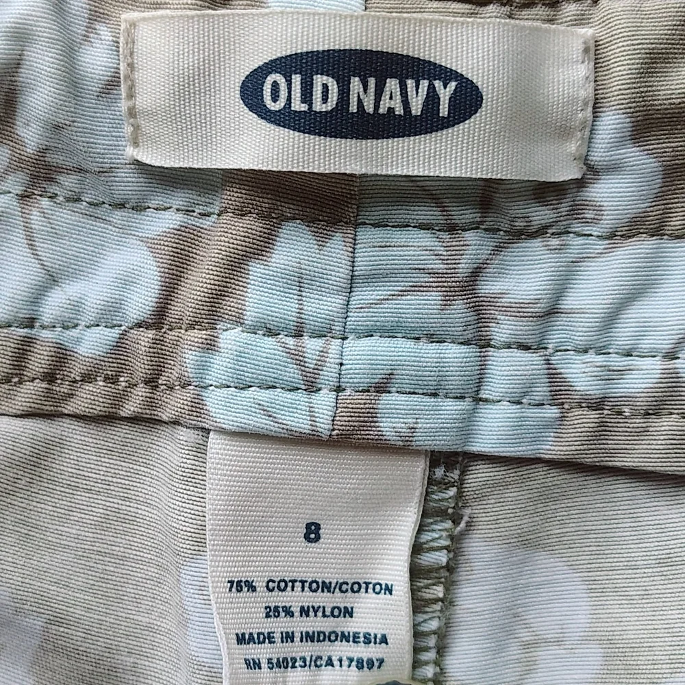 Old Navy Cream and Blue Floral Shorts Women's Size 8 - Picture 2 of 2